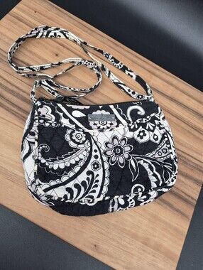 Vera Bradley Black & White Quilted Floral Crossbody Bag, 9×6, EUC